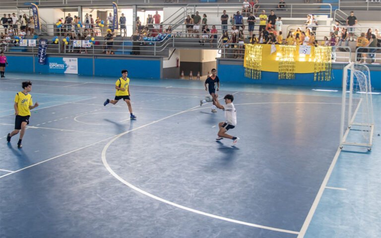 Paixão Pelo Futsal: 1º Intercolegial de Macaé Promove Integração e Talento de Jovens Atletas